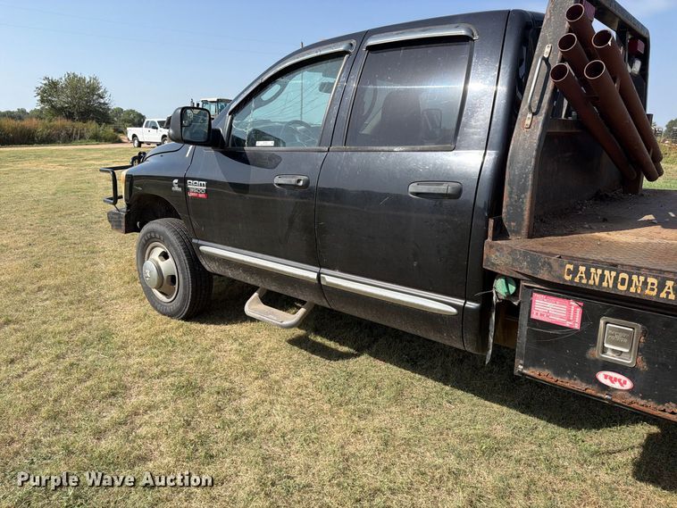 image for item EP7701 2007 Dodge Ram 3500 Ext. Cab flatbed pickup truck