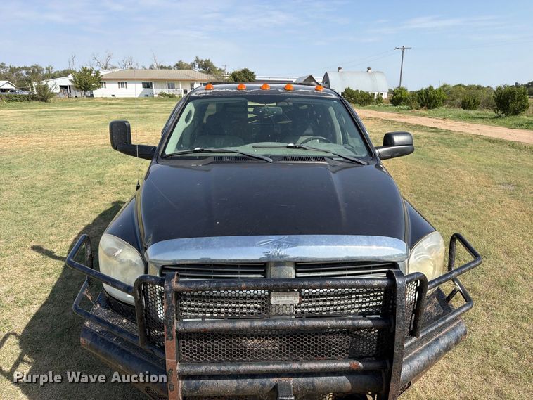 image for item EP7701 2007 Dodge Ram 3500 Ext. Cab flatbed pickup truck
