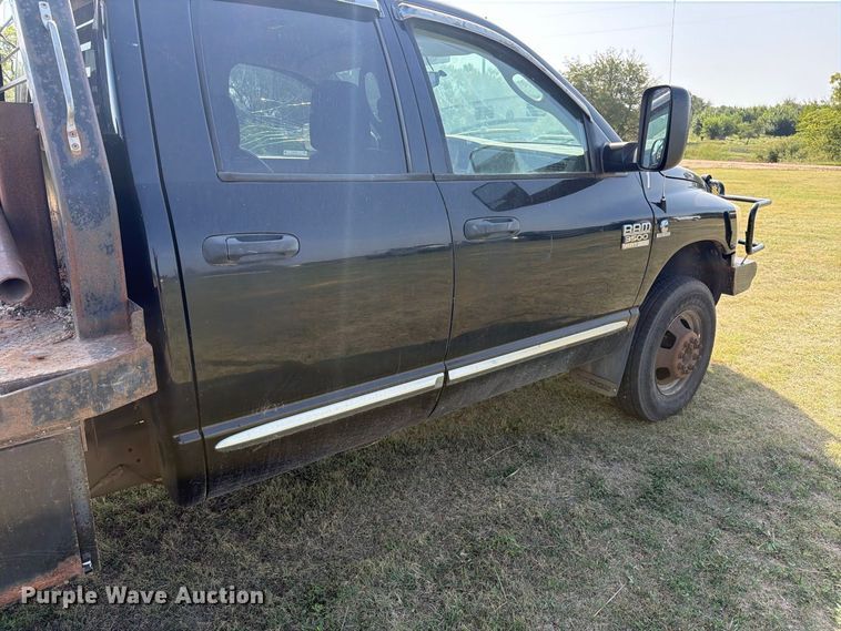image for item EP7701 2007 Dodge Ram 3500 Ext. Cab flatbed pickup truck