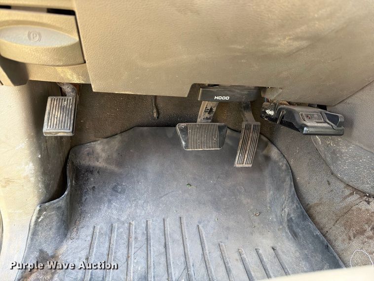 image for item EP7701 2007 Dodge Ram 3500 Ext. Cab flatbed pickup truck