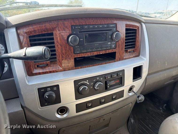 image for item EP7701 2007 Dodge Ram 3500 Ext. Cab flatbed pickup truck