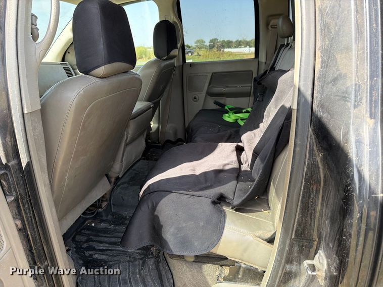 image for item EP7701 2007 Dodge Ram 3500 Ext. Cab flatbed pickup truck