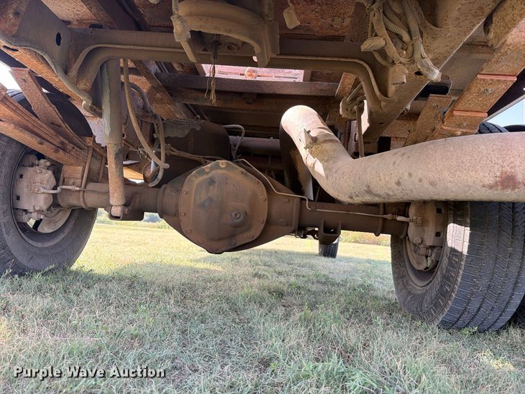 image for item EP7701 2007 Dodge Ram 3500 Ext. Cab flatbed pickup truck