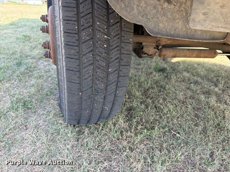 image for item EP7701 2007 Dodge Ram 3500 Ext. Cab flatbed pickup truck