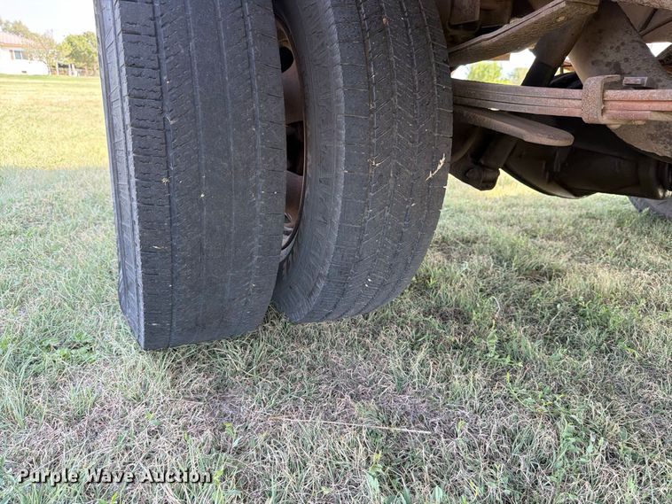 image for item EP7701 2007 Dodge Ram 3500 Ext. Cab flatbed pickup truck