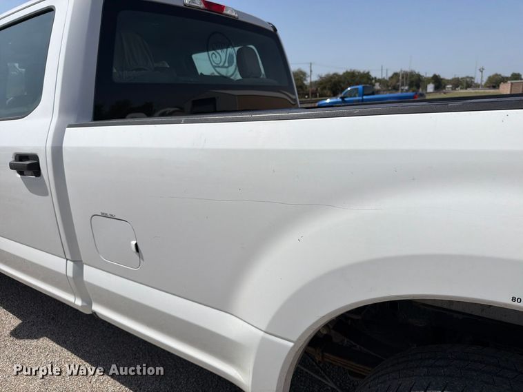 image for item EP7702 2019 Ford F350 Super Duty Crew Cab pickup truck
