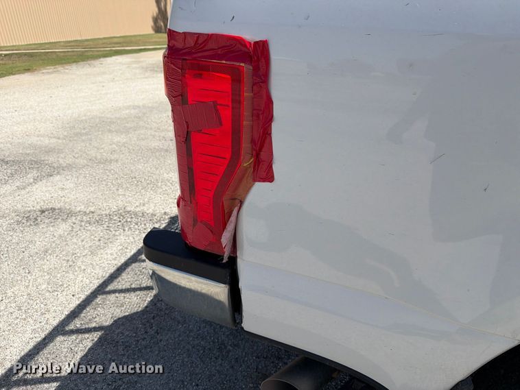 image for item EP7702 2019 Ford F350 Super Duty Crew Cab pickup truck