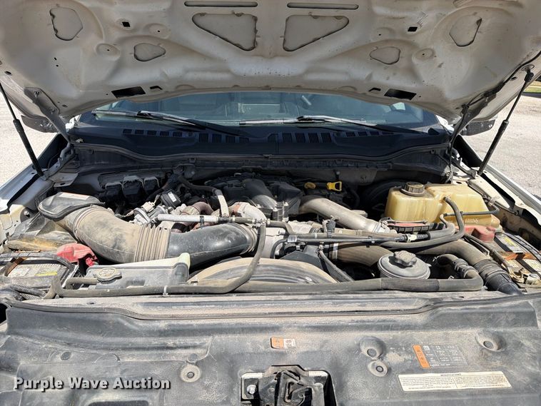 image for item EP7702 2019 Ford F350 Super Duty Crew Cab pickup truck