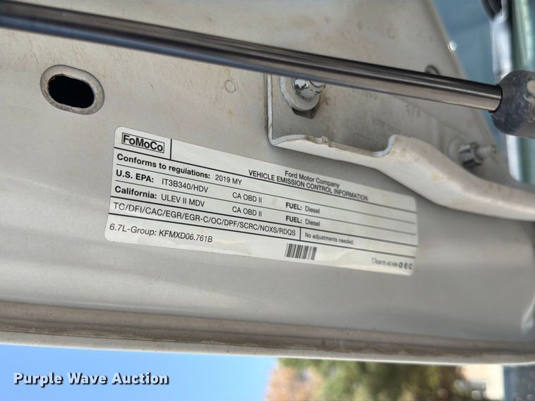 image for item EP7702 2019 Ford F350 Super Duty Crew Cab pickup truck