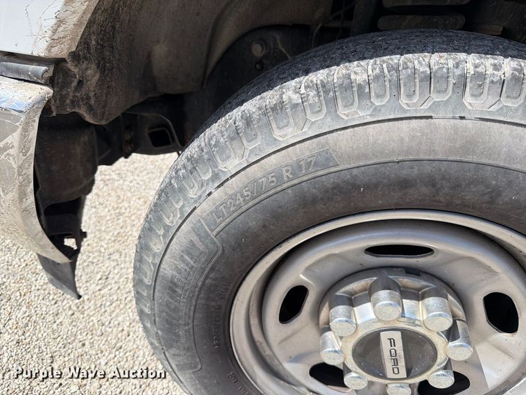 image for item EP7702 2019 Ford F350 Super Duty Crew Cab pickup truck