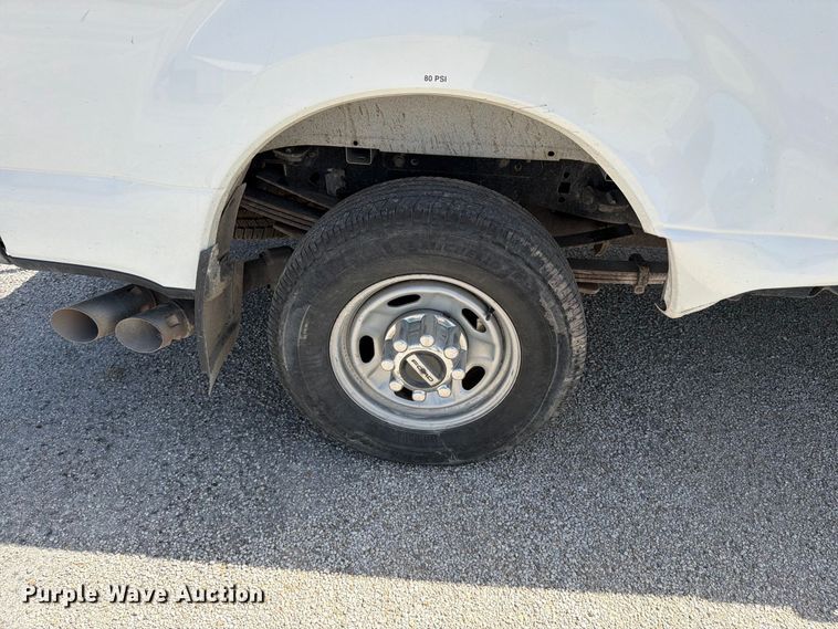 image for item EP7702 2019 Ford F350 Super Duty Crew Cab pickup truck