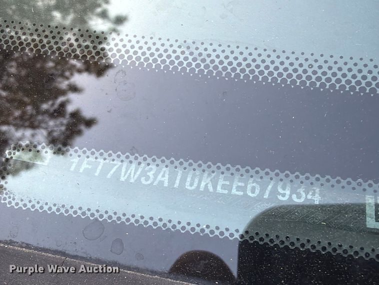 image for item EP7702 2019 Ford F350 Super Duty Crew Cab pickup truck