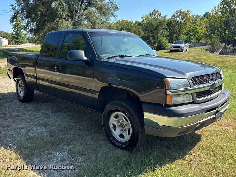image for item ER3280 2003 Chevrolet Silverado 1500 Ext. Cab pickup truck