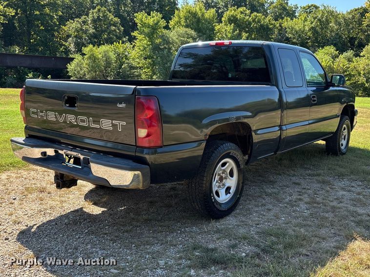 image for item ER3280 2003 Chevrolet Silverado 1500 Ext. Cab pickup truck