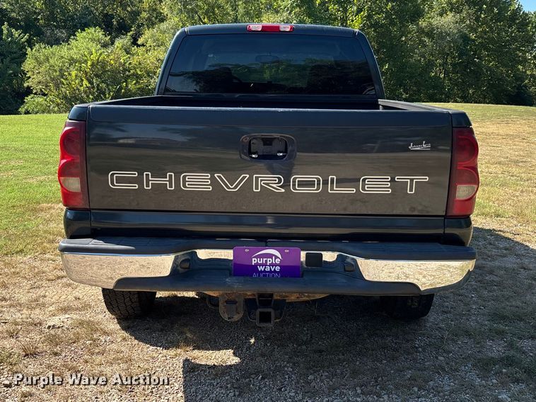 image for item ER3280 2003 Chevrolet Silverado 1500 Ext. Cab pickup truck