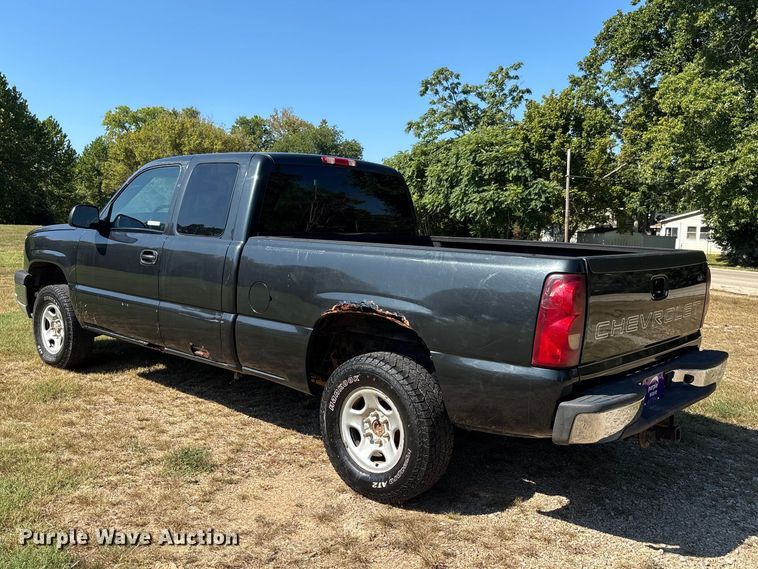 image for item ER3280 2003 Chevrolet Silverado 1500 Ext. Cab pickup truck