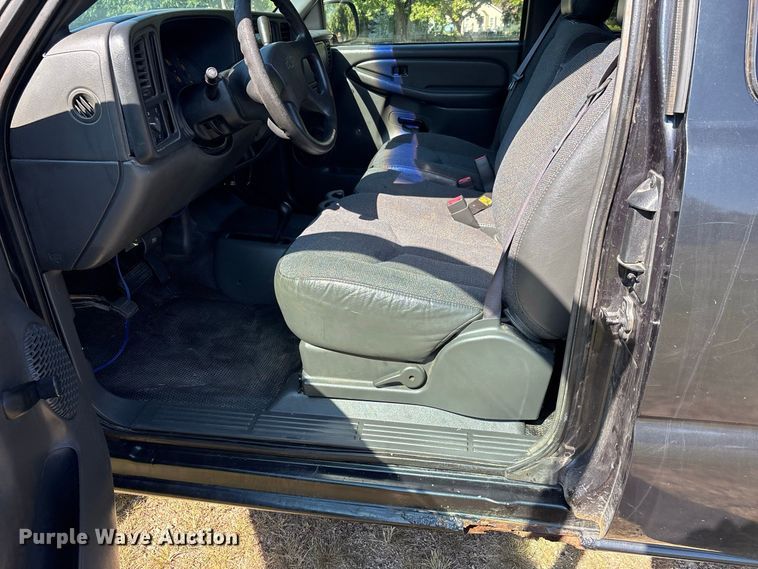 image for item ER3280 2003 Chevrolet Silverado 1500 Ext. Cab pickup truck