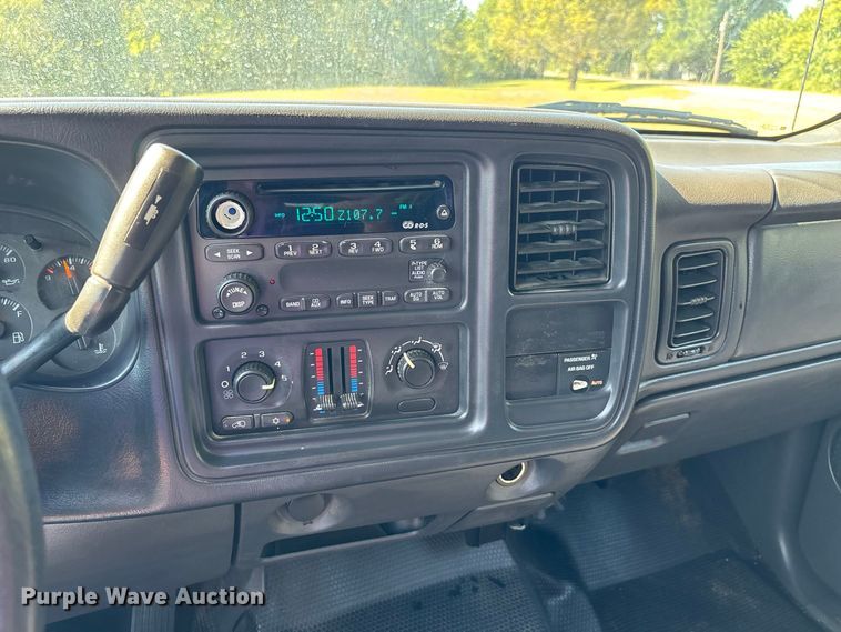 image for item ER3280 2003 Chevrolet Silverado 1500 Ext. Cab pickup truck