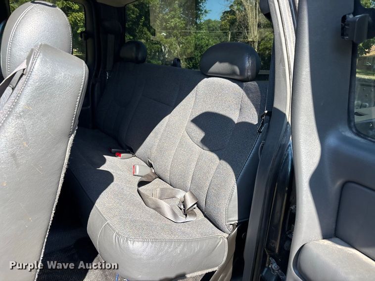 image for item ER3280 2003 Chevrolet Silverado 1500 Ext. Cab pickup truck