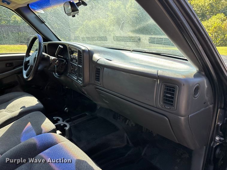 image for item ER3280 2003 Chevrolet Silverado 1500 Ext. Cab pickup truck