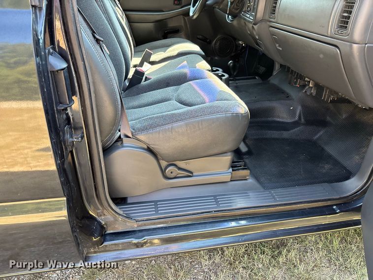 image for item ER3280 2003 Chevrolet Silverado 1500 Ext. Cab pickup truck