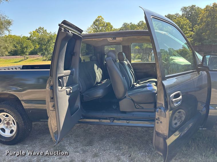 image for item ER3280 2003 Chevrolet Silverado 1500 Ext. Cab pickup truck