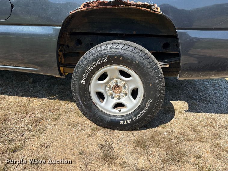 image for item ER3280 2003 Chevrolet Silverado 1500 Ext. Cab pickup truck