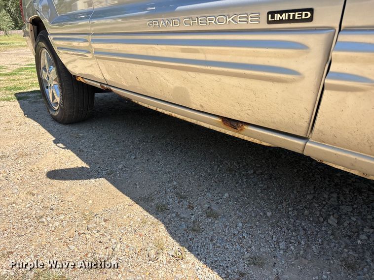 image for item ER3287 2004 Jeep Grand Cherokee Limited SUV
