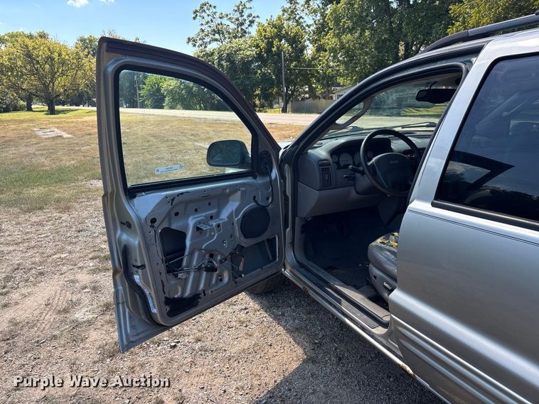 image for item ER3287 2004 Jeep Grand Cherokee Limited SUV