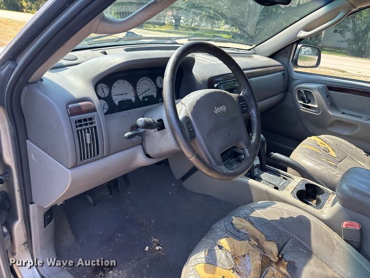 image for item ER3287 2004 Jeep Grand Cherokee Limited SUV
