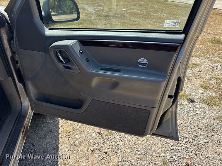 image for item ER3287 2004 Jeep Grand Cherokee Limited SUV