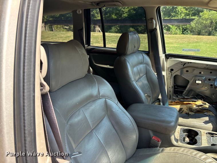 image for item ER3287 2004 Jeep Grand Cherokee Limited SUV