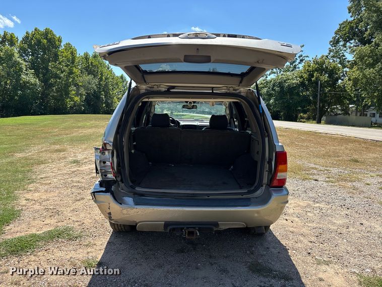 image for item ER3287 2004 Jeep Grand Cherokee Limited SUV