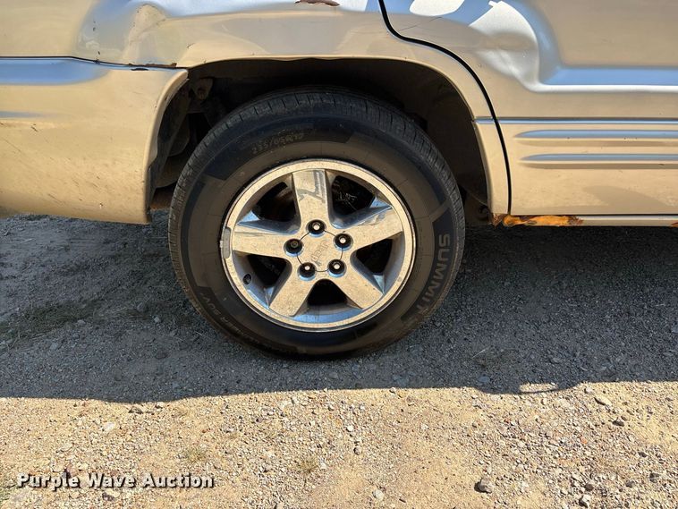 image for item ER3287 2004 Jeep Grand Cherokee Limited SUV