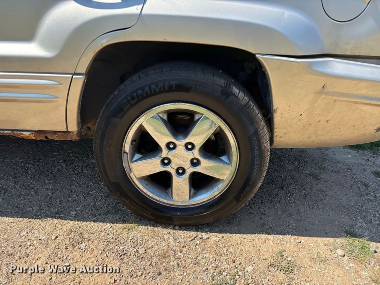 image for item ER3287 2004 Jeep Grand Cherokee Limited SUV