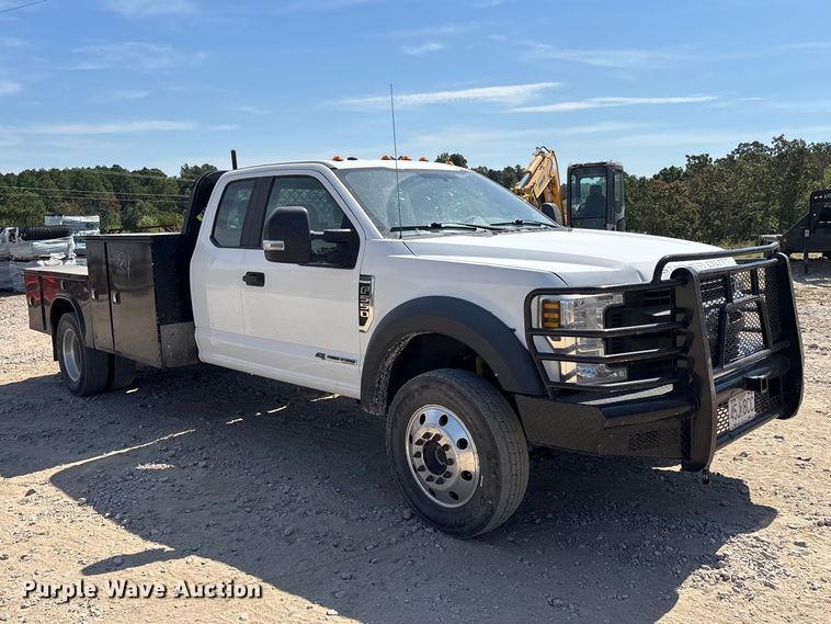 image for item ER3302 2019 Ford F550 Super Duty XL flatbed truck