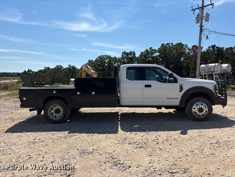 image for item ER3302 2019 Ford F550 Super Duty XL flatbed truck