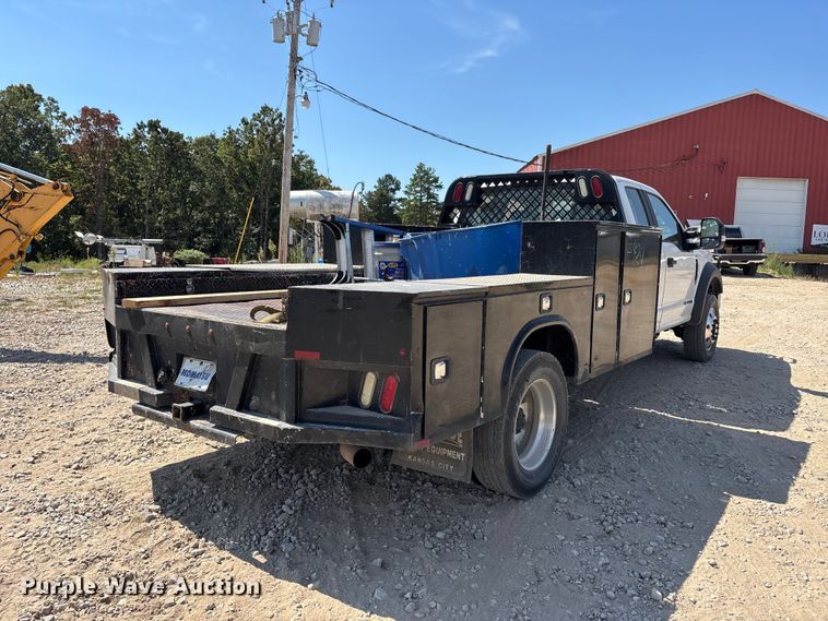 image for item ER3302 2019 Ford F550 Super Duty XL flatbed truck