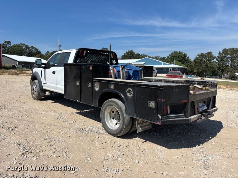 image for item ER3302 2019 Ford F550 Super Duty XL flatbed truck