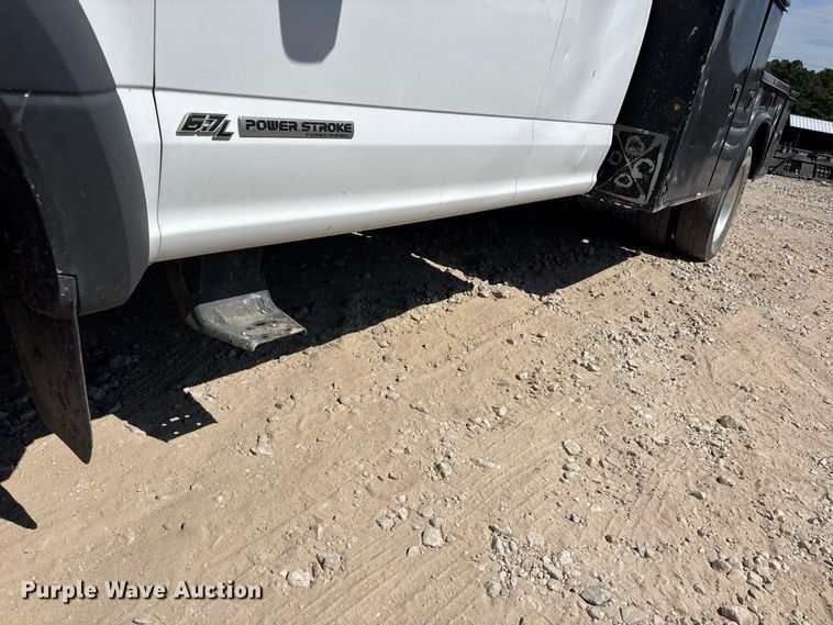 image for item ER3302 2019 Ford F550 Super Duty XL flatbed truck