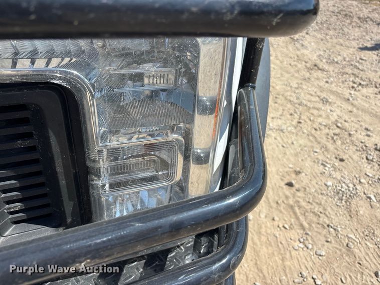 image for item ER3302 2019 Ford F550 Super Duty XL flatbed truck