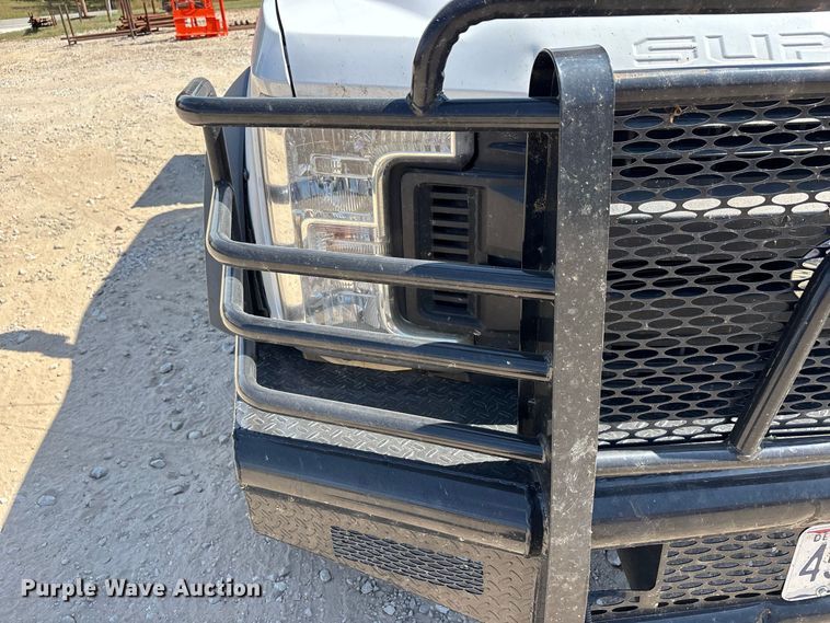 image for item ER3302 2019 Ford F550 Super Duty XL flatbed truck
