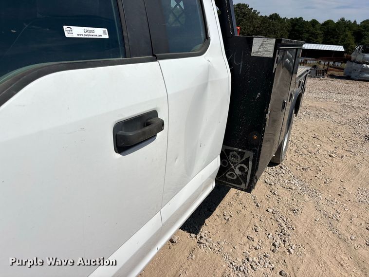 image for item ER3302 2019 Ford F550 Super Duty XL flatbed truck