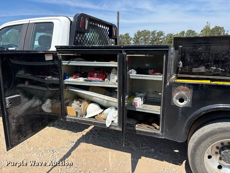 image for item ER3302 2019 Ford F550 Super Duty XL flatbed truck