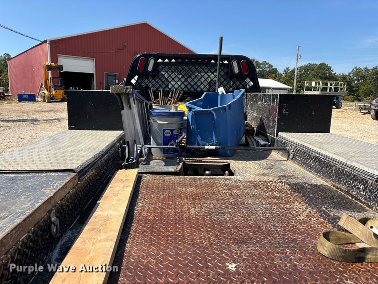image for item ER3302 2019 Ford F550 Super Duty XL flatbed truck