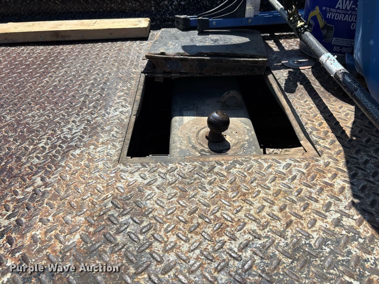image for item ER3302 2019 Ford F550 Super Duty XL flatbed truck