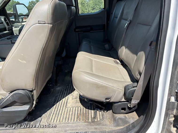 image for item ER3302 2019 Ford F550 Super Duty XL flatbed truck