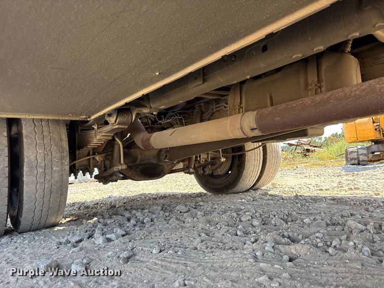 image for item ER3302 2019 Ford F550 Super Duty XL flatbed truck
