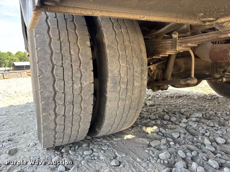 image for item ER3302 2019 Ford F550 Super Duty XL flatbed truck