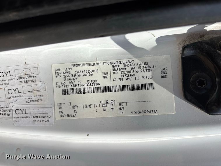 image for item ER3302 2019 Ford F550 Super Duty XL flatbed truck